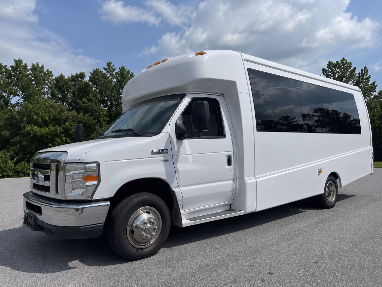 20 Passenger Party Bus Exterior