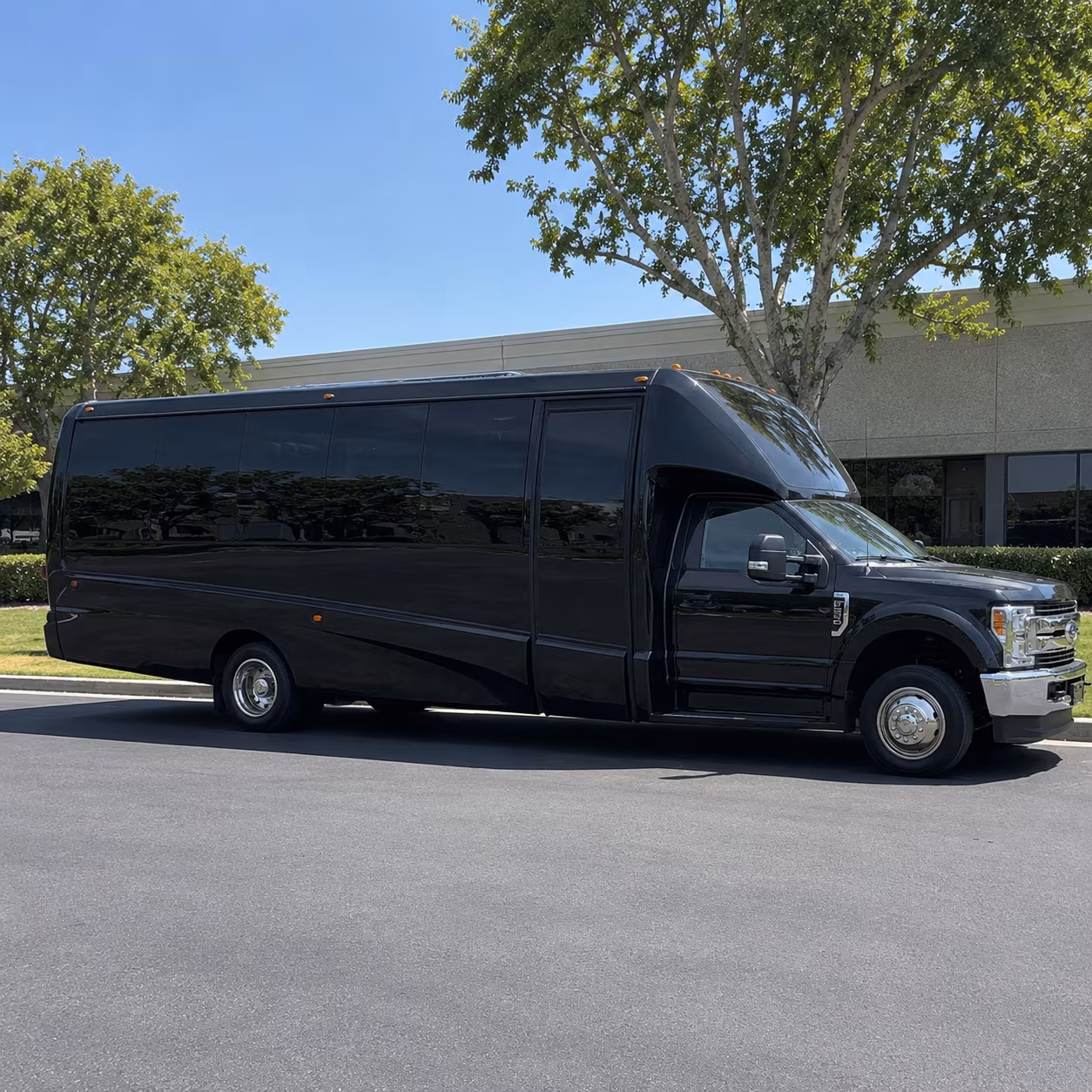 Denver Winery Tour & Pub Crawl Transportation party bus exterior