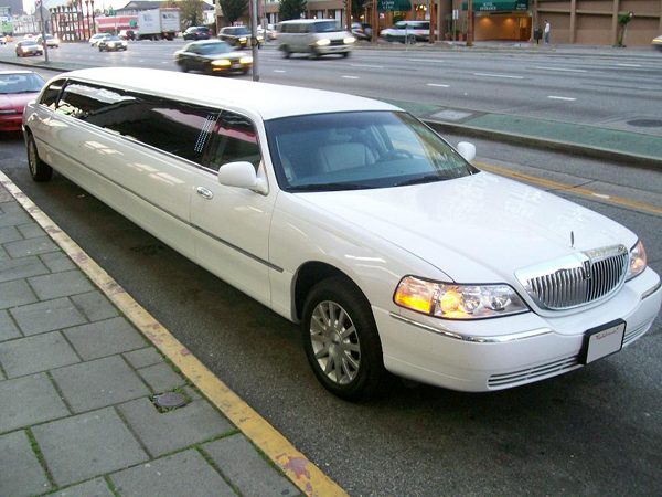 Denver 8 Passenger Limo